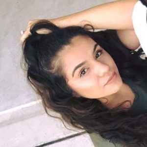 Meet your Posher, Olivea